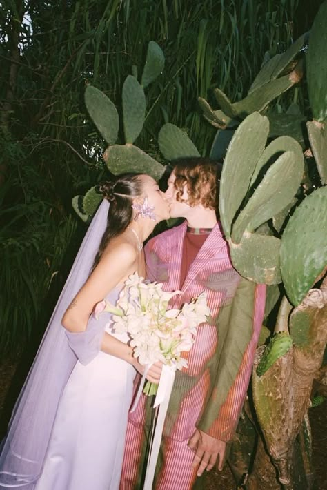 Inside Raenee Sydney and James Marto’s Psychedelic Purple Wedding - Vogue Australia Vogue Bride, Colored Wedding Dress, Theme Nature, Vogue Australia, Vegas Wedding, Wedding Vibes, Wedding Mood, Purple Wedding, Wedding Fashion