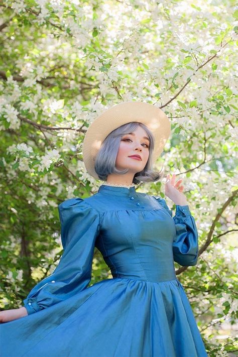 Sophie Cosplay, Kiki Cosplay, Howls Moving Castle Cosplay, Howl Sophie, Sophie Hatter, Isao Takahata, Howl And Sophie, Cosplay Inspo, Cosplay Tutorial