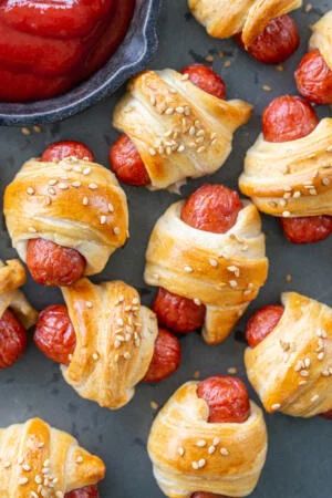 Momsdish - Crazy easy cooking! Pigs In A Blanket Recipe, Costco Chicken Bake, Pizza Roll Recipe, Pigs In Blankets, American Snacks, Frozen Snack, Appetizers Easy Finger Food, Finger Foods Easy, Pigs In A Blanket