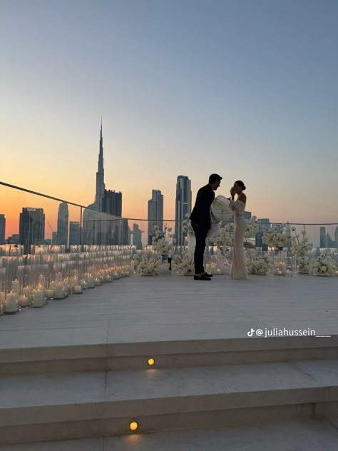 Rich Proposal Aesthetic, Proposal Ideas Family, Proposal On Boat, Proposal With A View, Proposal Ideas Garden, Will You Marry Me Aesthetic, Nyc Proposal Ideas, Celebrity Proposals, Wedding Aesthetic Pictures