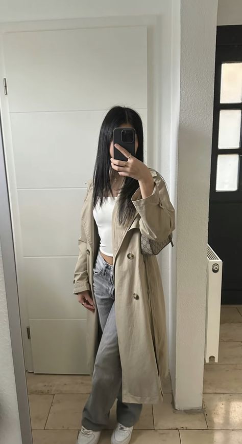 Outfit Inspo Streetwear, Trench Outfit, English Clothes, Mantel Outfit, Zara Drip, Outfit Zara, Modesty Outfits, Outfits Modest, Uni Outfits