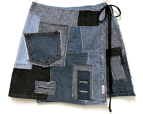 Jean Diy, Ropa Upcycling, Patchwork Denim Skirt, Patchwork Clothes, Mini Wrap Skirt, Creative Women, Hippie Skirts, Denim Projects, Moda Jeans