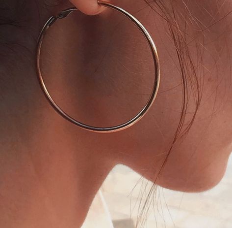 Hoops Aesthetic, Large Gold Hoop Earrings, Hoop Earrings Aesthetic, Derry Girls, Maddy Perez, Earrings Aesthetic, Hoop Earring Sets, + Core + Aesthetic, Gold Hoop