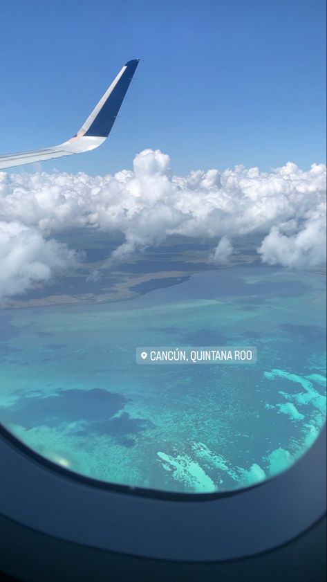 Cancun Trip Aesthetic, Cancun Mexico Pictures, Cancun Aesthetic, Cancun Mexico Aesthetic, Flying Aesthetic, Flight Airplane, Plane Window View Aesthetic, Plane View, Aesthetic Airplane Window