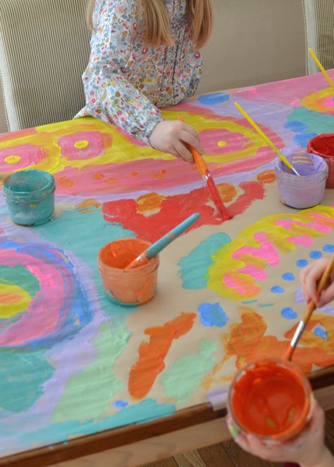 4yr olds work together to make a big painting ~ collaborative art projects foster cooperation, and they are so fun!! Art Projects For Kids Preschool, Collaborative Painting, Collaborative Art Projects For Kids, Big Painting, Collaborative Art Projects, Art Projects For Adults, Art Projects For Kids, Projects For Adults, Colour Theory