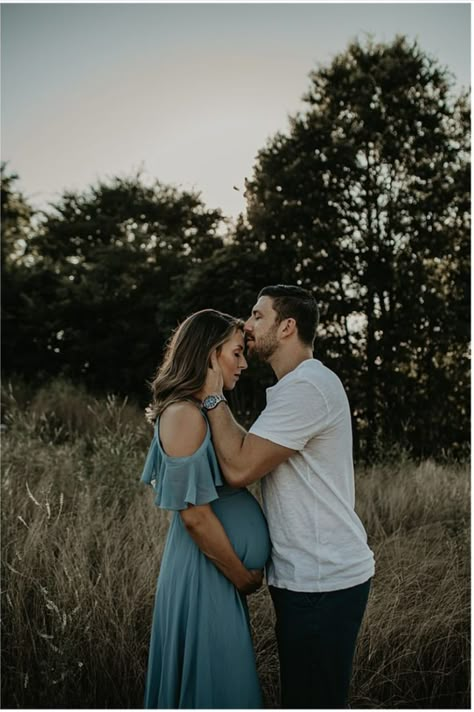 Serious Maternity Photos, Plane Maternity Photos, Maternity Photo Shoot Ideas With Older Siblings, Prompts For Maternity Photos, Maternity Photos On Stairs, Woodland Maternity Photos, Blue Maternity Dress Photo Shoot Family, Partner Maternity Photos, Lifestyle Maternity Photography Outdoor