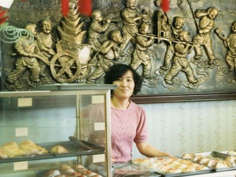 How a Vietnamese Bakery Started by Refugees Became a New Orleans Destination — Food Network Vietnamese Bakery, King Cakes, The Big Easy, King Cake, Big Easy, Cakes And More, Food Network, Travel Ideas, Food Network Recipes