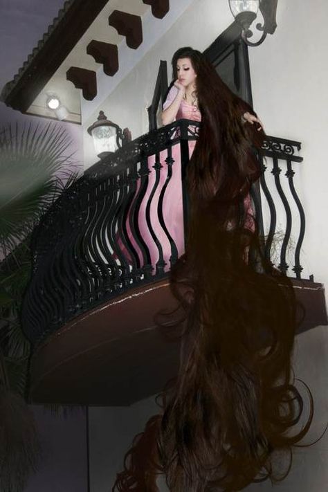 Extremely Long Hair Aesthetic, Long Rapunzel Hair, Extreme Long Hair Hairstyles, Rapunzel Hair Aesthetic, Super Long Curly Hair, Brunette Rapunzel, Rapunzel Haircut, Good Long Hair, Rapunzel Long Hair