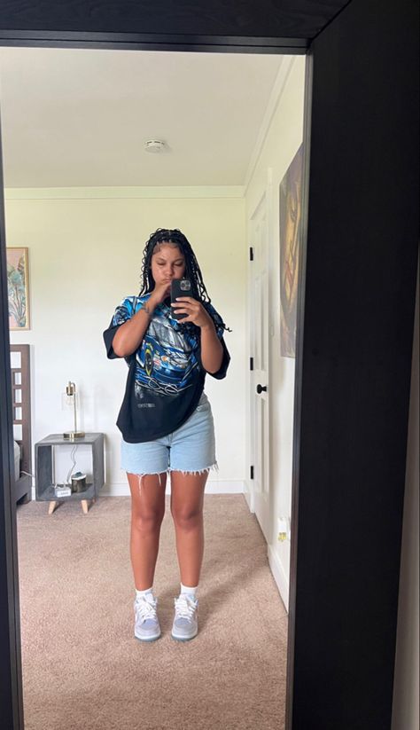 Streetwear Summer Outfits Black Women, Aesthetic Pictures Of Outfits, Summer Fits Black Women Plus Size, Swag Summer Outfits, Outfits With Jorts Black Women, Outfit Inspo Black Women Summer, Girly Outfit Ideas Summer, Shorts Outfits Streetwear, Fly Girl Outfits Summer