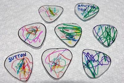 DIY Guitar Picks {Tutorial} - Happiness is Homemade Diy Guitar Pick, Guitar Picks Diy, Diy Gifts For Dad, Diy Guitar, Shrink Art, Guitar Pics, Shrinky Dink, Great Gifts For Dad, Art Camp