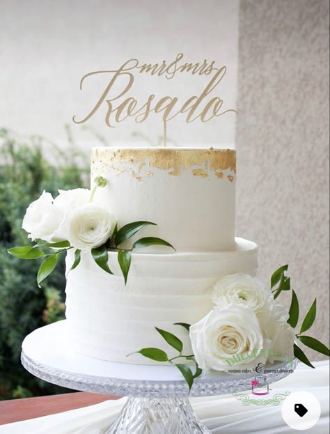 New Model Wedding Cake, Elegant Wedding Cakes 2023, Simple Wedding Cake Gold Accent, Wedding Cakes 2 Tier Simple, Simple Cakes For Wedding, Simple Wedding Cake Small One Tier Gold, Simple Buttercream Wedding Cake Design, Modern Wedding Cake 2023, Classic Two Tier Wedding Cake