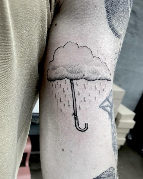 Some recent tattoos I forgot to post. Rain Tattoo, Herren Hand Tattoos, Umbrella Tattoo, Cool Arm Tattoos, Cloud Tattoo, Omerta Tattoo, Tatuaje A Color, Thigh Tattoos Women, Hand Tattoos For Guys