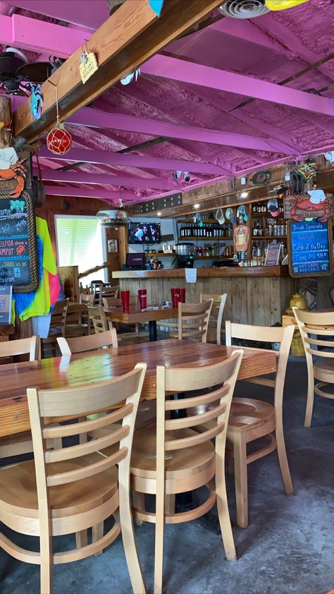 Pawleys Island Restaurant Guide - Allie Crowe South Carolina Food, Crab Cake Sandwich, Pawleys Island South Carolina, Boneless Short Ribs, She Crab Soup, Island Restaurant, Crab House, Last Dinner, Crab Soup