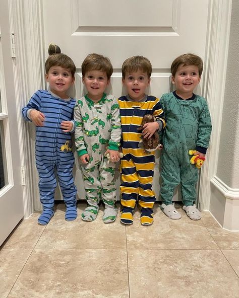 Twin Baby Boys, Triplet Babies, Cute Twins, The Nights, Twin Boys, Future Mom, Boy Pictures, Dream Baby, Cute Family