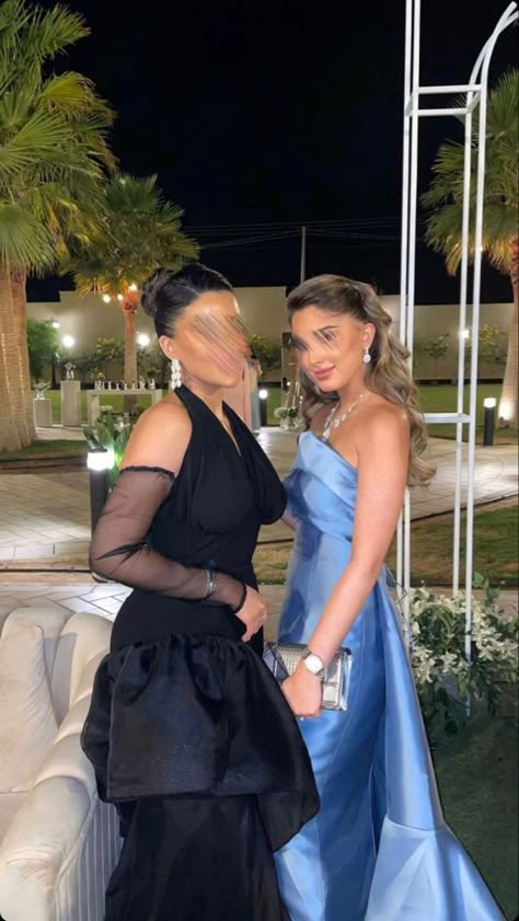 Off Shoulder Dress Hairstyle Formal, Off Shoulder Dress Hairstyle, Georgina Rizk, Bougie Clothes, Sleek Prom Hair, Hairstyle Formal, Dressy Gowns, Dress Hairstyle, Bridesmaid Hair Makeup