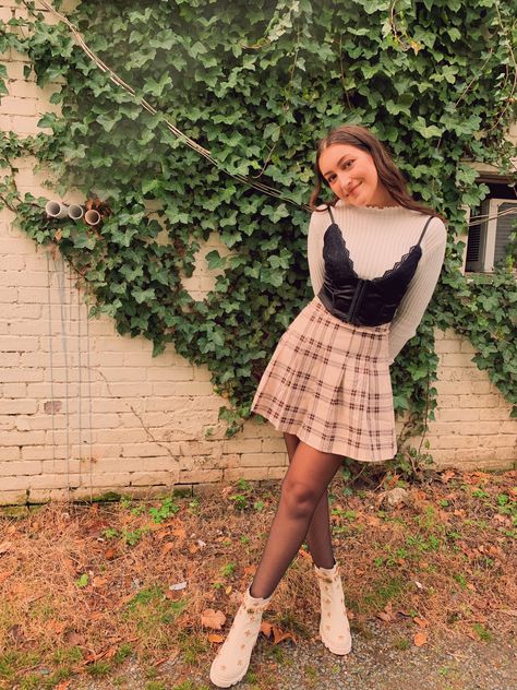 outside photos, corset top, plaid skirt, academia aesthetic, tiktok, Instagram, pose ideas, photo ideas, outfit idea #pictures #pictureideas #poses #fashion #outfits #instagram #tennisskirt #winter #fall #gucci #shein #princesspolly #academia #plaid Pose With Skirt Ideas, Pose Skirt Outfit, Poses Wearing Skirt, Pose For Skirt Outfit, Poses With Skirts Outfit Aesthetic, Skirt Outfits Pose, How To Pose In Skirt And Top, Pose Ideas In Skirt, Photography Poses In Skirt