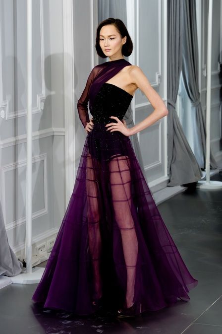 deep purple Christian Dior <3 Dramatic Dresses, Purple Gown, Dress Red Carpet, Collection Couture, Stephane Rolland, Christian Fashion, Dior Haute Couture, Christian Dior Couture, Dior Couture