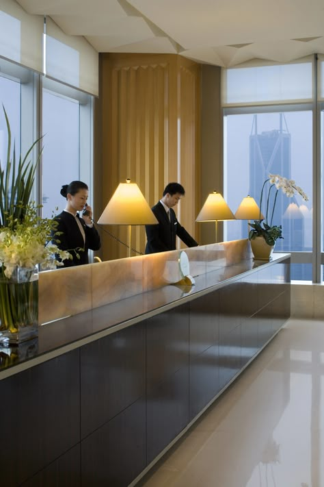 Hotel Management Career Aesthetic, Hotel Staff Aesthetic, Hotel Management Aesthetic, Reception Aesthetic Hotel, Hotel Manager Aesthetic, Reception Hotel, Hotel Worker, Hotel Staycation, Hotel Jobs