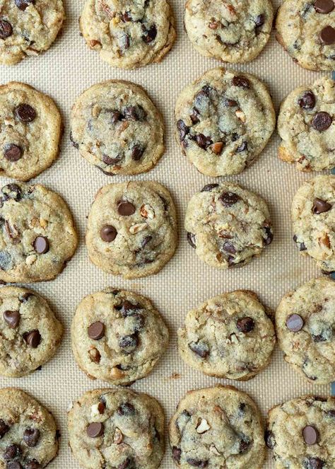 These are my all time... - The Best Keto and Low Carb Recipes Cholate Chip Cookies, Keto Chocolate Chip Cookie Recipe, Keto Chocolate Chip Cookie, Healthier Cookies, Low Carb Chocolate Chip Cookies, Sugar Free Recipes Desserts, Baking With Almond Flour, Keto Chocolate Chip Cookies, Keto Baking