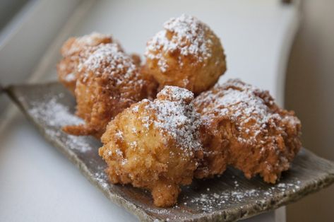 Fried Ricotta, Zeppole Recipe, Italian Donuts, Italian Cookbook, Turmeric Recipes, Easy Baked Chicken, Easy Eat, Sicilian Recipes, Italian Recipe