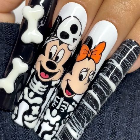 Character Halloween Nails, Mickey Mouse Ghost Nails, Minnie Mouse Halloween Nails, Mickey Nails Halloween, Burger Nails, Halloween Nails Mickey, Halloween Mickey Nails, Mickey Mouse Halloween Nails, Disney Nails Mickey