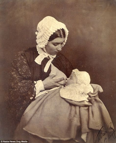 As photography became more widely available women would pose for pictures breastfeeding th... Mother Feeding Baby, Wet Nurse, Breastfeeding Art, Mother Feeding, Mother's Milk, Antique Photography, Feeding Baby, Mother Child, Victorian Women