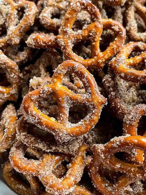 Cinnamon Sugar Pretzels - Cook Fast, Eat Well Cinnamon Sugar Pretzels With Butter, Cinnamon Pretzels Easy, Cinnamon Snacks, Parmesan Pretzels, Cinnamon Sugar Pretzels Recipe, Pretzel Snack Recipes, Cinnamon Pretzels, Seasoned Pretzels, Cinnamon Sugar Pretzels