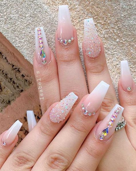 Hairstyles Romantic, World Nails, Ongles Bling Bling, Diamond Nail Designs, Romantic Updo, Messy Updo, Nails Design With Rhinestones, Valentine Nails, Pretty Nail Designs