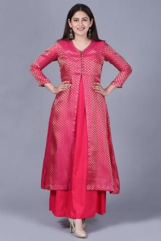 Jacket Style Kurti, Saree Reuse, Kurti With Jacket, Layered Kurta, Pink Brocade, Brocade Jacket, Flared Palazzo, Style Kurti, Silk Kurti