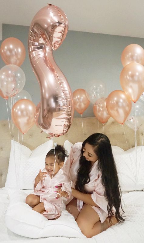 Mama & Me Birthday pics 📸💕 #2ndBirthday Mommy And Me Photo Shoot Birthday, 1st Bday Photo Shoot, Daughter 1st Birthday, Bday Photo Shoot Ideas, Photo Shoot Birthday, Mommy Daughter Photos, Mommy And Me Photo Shoot, 1st Birthday Photoshoot, Birthday Pics