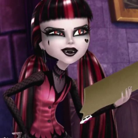 Shadow Draculaura, Emo Draculaura, Monster High 13 Wishes, Draculaura Aesthetic, Y2k Profile Picture, Monster High Pictures, Pretty Halloween Costumes, Moster High, High Aesthetic