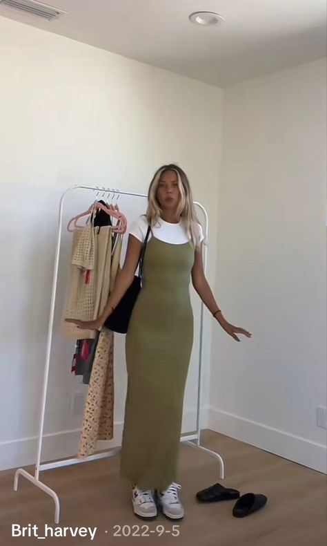 #skimsdress #skims #dress #fitted #maxidress #olivegreen #layering Long Bodycon Dress Outfit, Fall Outfit Staples, Outfit Navidad, Long Dress Elegant, Slip Dress Outfit, Body Con Dress Outfit, Maxi Dress Winter, Cute Modest Outfits, Maxi Dress Outfit