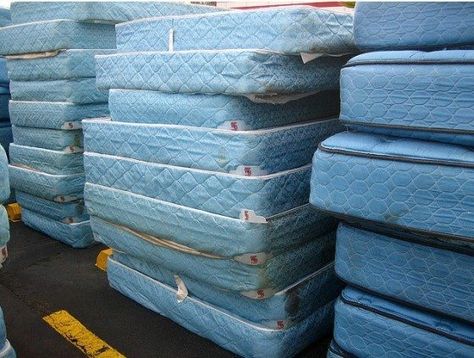 How to Reuse Your Old Mattress - try to find some other use for it around the house instead of tossing it into your attic indefinitely. Upcycle Mattress, Old Mattress Ideas, Diy Mattress, Diy Futon, Cot Mattress, Mattress Cleaning, Junk Removal, Mattress Box Springs, Tin Roof