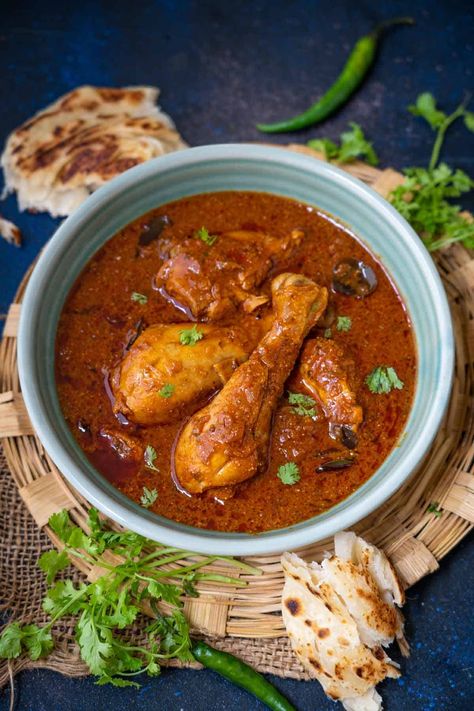 Chicken Recipes Dry, Chicken Gravy Recipe, Andhra Recipes, Boiled Chicken Breast, Chicken Curry Recipe, Fried Chicken Breast, Indian Chicken, Chicken Masala, Curry Chicken Recipes