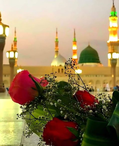 Masjid E Nabvi, Iphone Wallpaper Vintage Quotes, 12th Rabi Ul Awal, Social Media Images Design, Eid Images, Madina Sharif, Rabi Ul Awal, Green Dome, Baby Cartoon Drawing