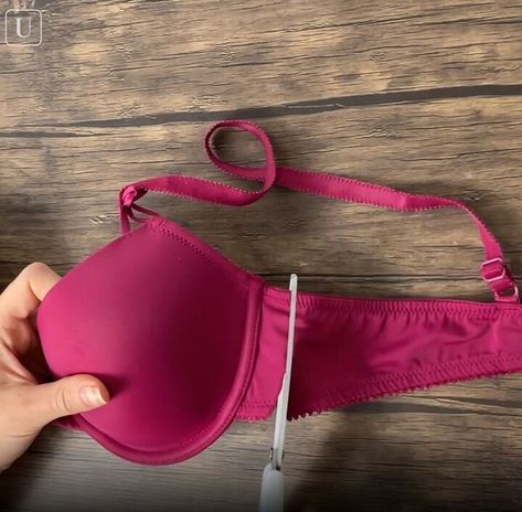 Diy Bra Top, Sports Bra Diy, Diy Strapless Bra, Bh Hacks, Bra Hacks Diy, Strapless Bra Hacks, Fix Bra, Bedazzled Bra, Bra Storage