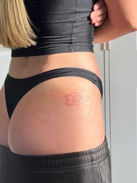 Flower Tattoo Hawaiian, Tattoo In Hawaii, Flower On Hip Tattoo, Tropical Small Tattoos, Hawaii Small Tattoo, Matching Hawaii Tattoos, Hip Tattoo Flower, Flower Tattoo On Hip, Flower Tattoo Hip