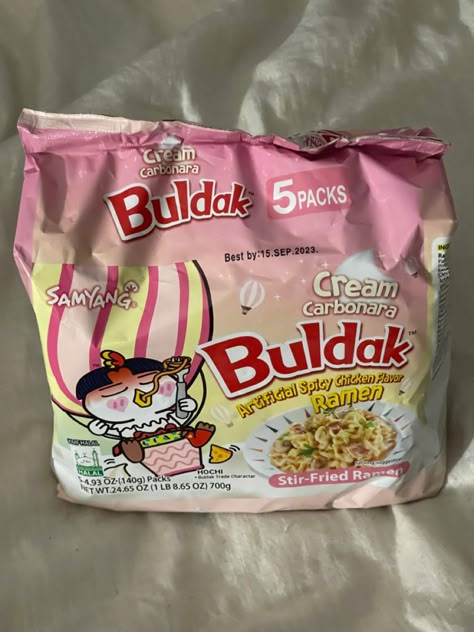 the yummiest cutest pinkest ramen ever. samyang buldak ramen creamy carbonara style. Spicy Chicken Ramen, Ramen Gifts, Samyang Buldak, Buldak Ramen, Chicken Ramen, Asian Snacks, Cute Snacks, Yummy Comfort Food, Chicken Flavors