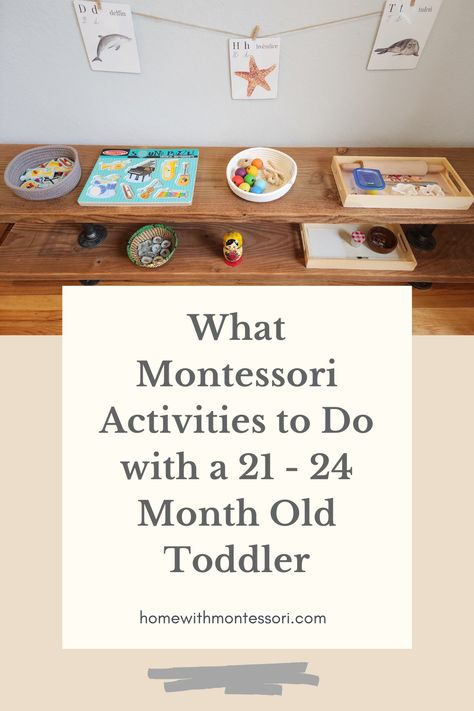 Busy Activities For One Year Old, Montessori Items, Montessori Infant, Montessori Trays, Diy Montessori Toys, Practical Life Activities, Pouring Water, Montessori Lessons, Montessori Playroom