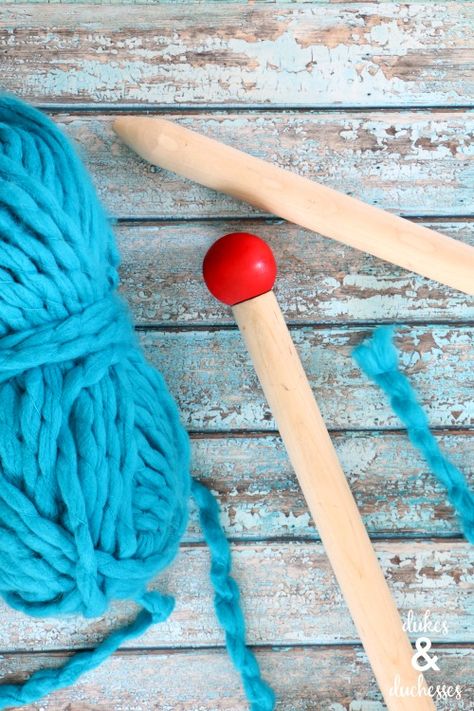 Learn How to Make Your Own Jumbo Knitting Needles – Knitting Jumbo Knitting, Diy Knitting Needles, Large Knitting Needles, Knitting Quotes, Large Knitting, Jumbo Yarn, Beginner Knitting, Knit Projects, Yarn Craft