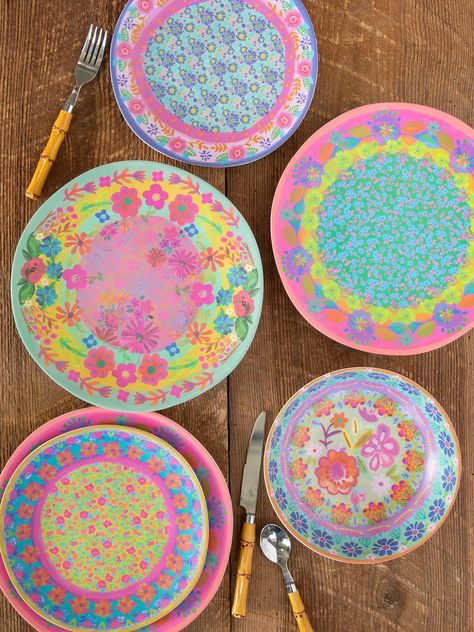 Mix & Match Melamine Dinner Plate - Coral – Natural Life Melamine Dinner Plates, Melamine Bowls, Outdoor Dinner, Salad Plate, Natural Life, Light Turquoise, Dream House Decor, Colorful Boho, Pottery Painting