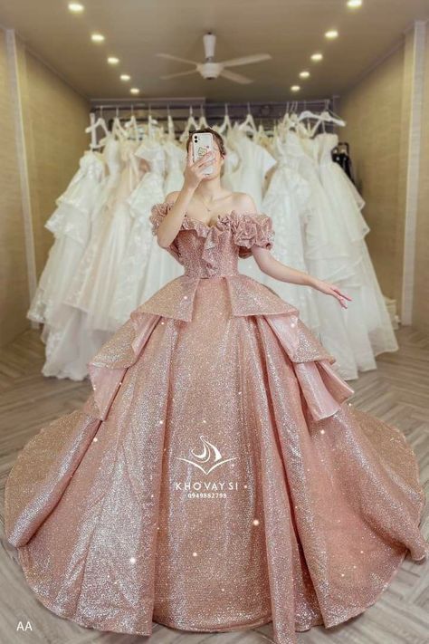 Debut Gowns 18th Elegant, Debut Gown, Beautiful Gown Designs, Debut Gowns, Debutante Dresses, Debut Dresses, Beautiful Ball Gowns, Bridal Party Gowns, Ethereal Dress