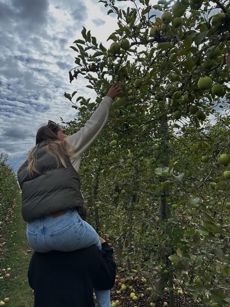 Fall, couple, apple picking, boyfriend, soft launch, Ontario, Date idea, Fall outfit, Boyfriend Soft Launch, Soft Launch Pics, Apple Picking Pictures, Soft Launch Ideas, Fall Couple Pictures, Cute Dates, Alphabet Dating, Bff Photos, Fall Couple Photos