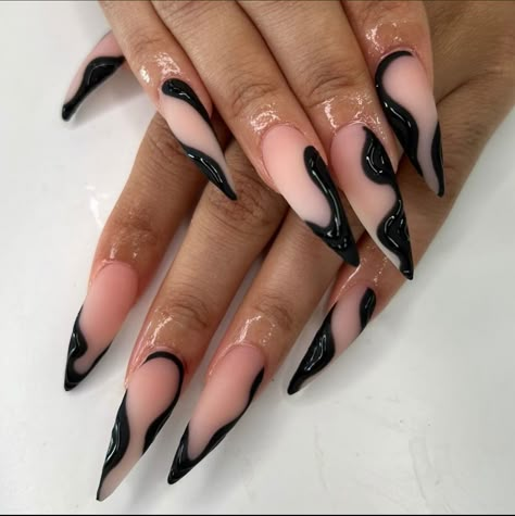 Black Summer Nails, Summer Nails 2024, Black Nail Art, Stiletto Nails Designs, Nail Art Trends, Almond Nails Designs, Dope Nail Designs, Almond Acrylic Nails, Her Nails