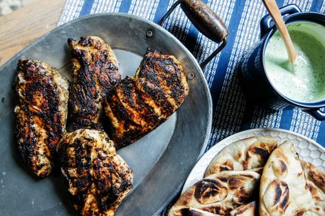 Jess Pryles, Grilled Chicken Breast Recipes, Grilling Recipes Sides, Bbq Sauce Chicken, Grilled Chicken Breast, Grill Time, Chicken Breast Recipe, Chicken Recipes Video, Breast Recipe