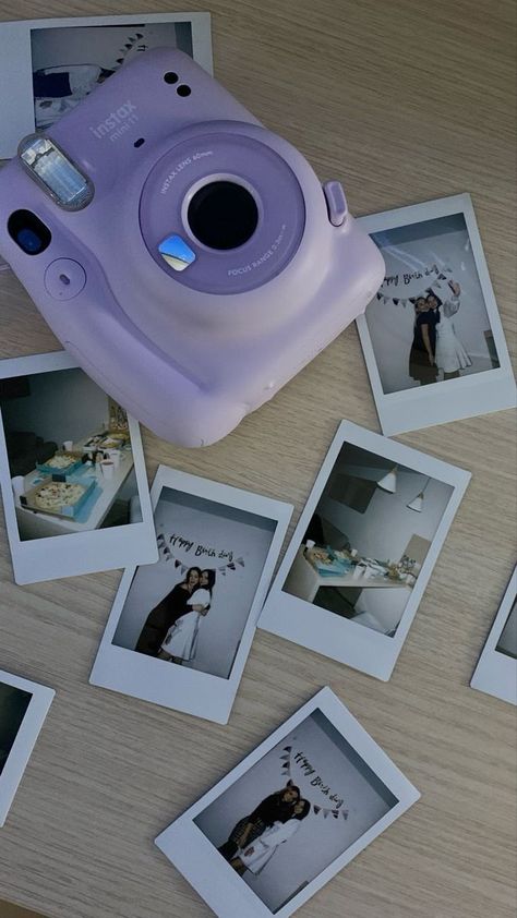 Instax Birthday Ideas, Instax Birthday Photos, Birthday Poloroid Pictures, 16 Birthday Party Ideas Aesthetic, Aesthetic Polaroid Pictures, Polaroid Camera Aesthetic, House Birthday Party Ideas, Polaroid Party, Polaroid Camera Instax