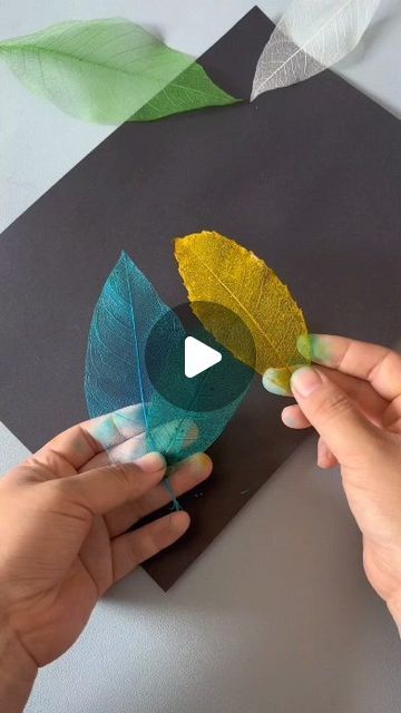 Leaf Art Diy, Leaf Projects, Diy Crafts Bookmarks, Weekend Crafts, Bookmark Craft, Easy Paper Crafts Diy, Crafts For Seniors, Leaf Crafts, Paper Craft Diy Projects