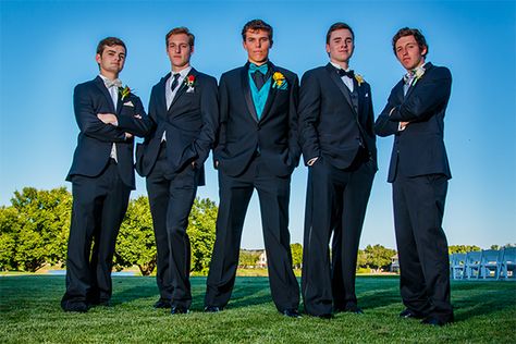 Boys Homecoming Pictures, Prom Pictures Group Guys, Prom Guy Pictures, Guy Group Poses, Homecoming Poses For Guys, Prom Photoshoot Ideas Friend Pics Boy, Boys Prom Photo Ideas, Guy Group Prom Poses, Prom Photos Guys