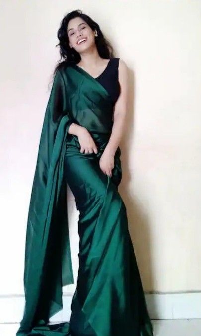 Plain Green Saree Contrast Blouse, Dark Green Saree Contrast Blouse, Forest Green Saree, Green Saree Contrast Blouse, Dark Green Silk Saree, Green Satin Saree, Emerald Green Saree, Dark Green Saree, Saree Satin