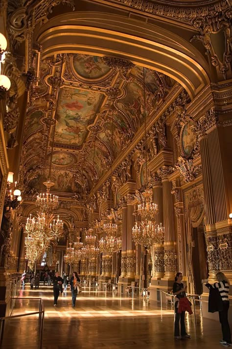 Paris Opera House, Istoria Artei, Beautiful Architecture, Beautiful Buildings, Paris Travel, Pretty Places, France Travel, Amazing Architecture, Places Around The World